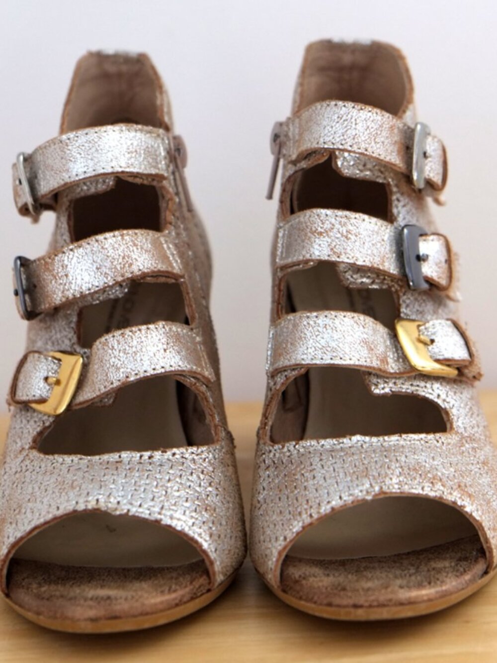 AS-NEW Unity.In.Diversity mottled silver/gold leather open gladiator booties - Picture 2 of 8